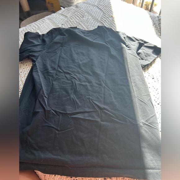 nike air graphic tee. - Picture 2 of 2